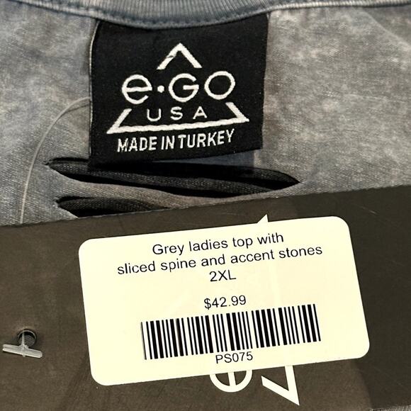 EGO NWT Women Plus Size 2XL Gray Sliced Back Stone Accent Grunge Skater Top - Picture 7 of 10